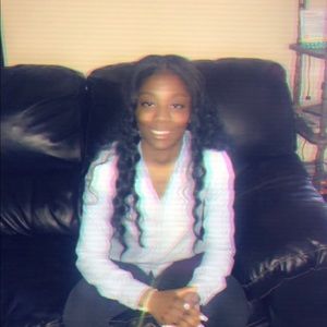 Meet your Posher, Shakiya